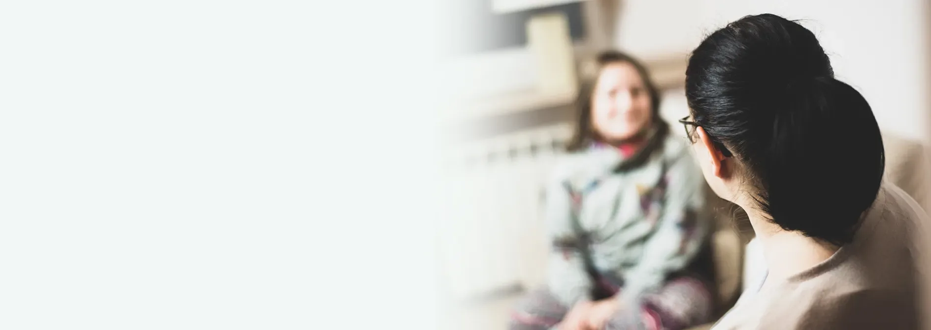 Portret psycholożki, roślina w tle